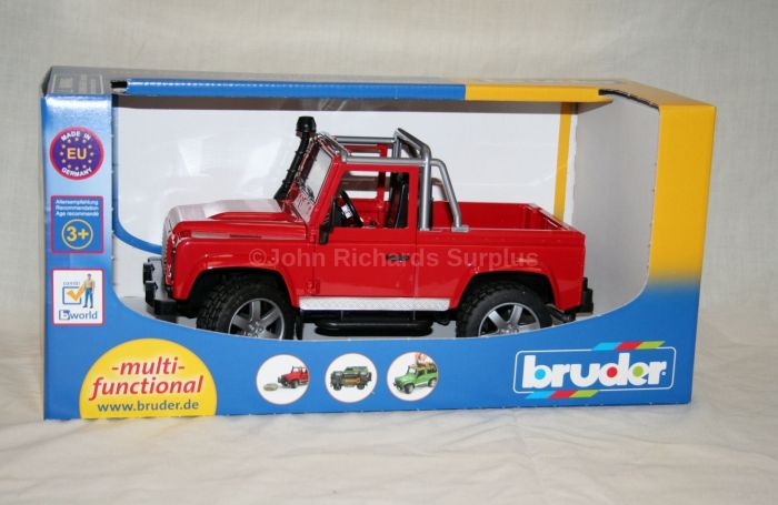 Bruder Land Rover Defender 90 Pick Up 1 16 scale Model 2591