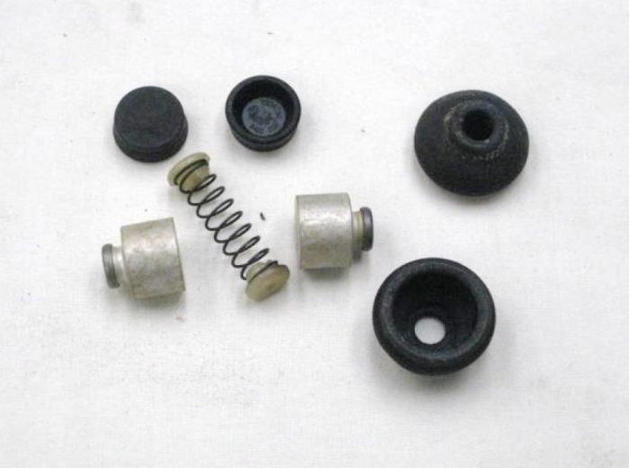 Bedford Vauxhall wheel cylinder kit 90005269 2530997565965