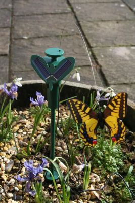 Fluttering Butterfly Solar or Battery Powered Blue or Red 001