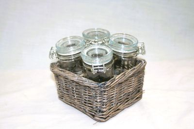 4 Glass Spice Jars in a Rustic Chic Wicker Basket ZH0105 
