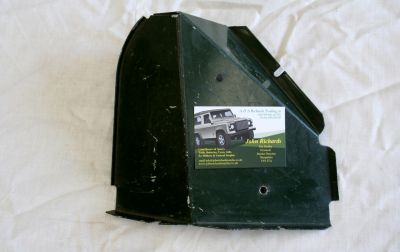 Land Rover Rear Body R/H Lamp Cover 330204