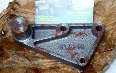 Land Rover tensioner pulley bracket 613540