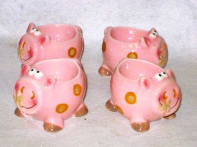 Ceramic Set of 4 Novelty Pink Pig Egg Cups 0295