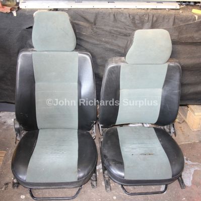 Land Rover Defender Front Seat Pair Used Condition (Collection Only)