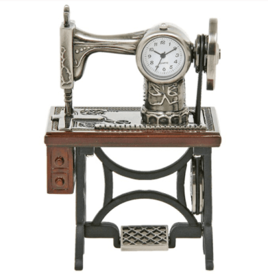 Old Style Singer Sewing Machine On Table Miniature Novelty Desk Clock 0460