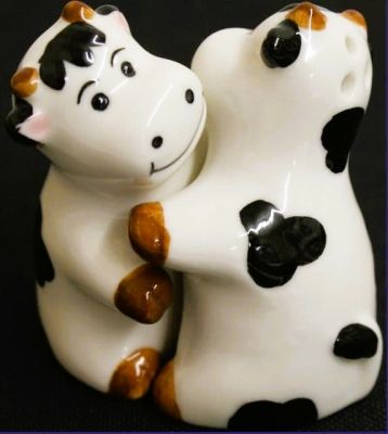 Hugging Cuddly Cow's Salt and Pepper Cruet Set 09192