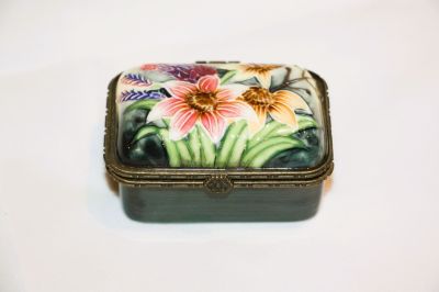 Old Tupton Ware Pill Box Summer Bouquet TW1166