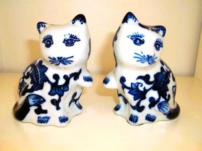 Blue China Cat Pair Ornament 13720