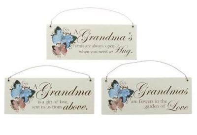 Hanging Wooden Plaques with Butterfly. 3 different loving quotes - Grandma 24985