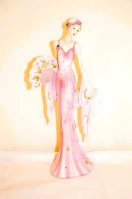 Elegant 1920's Pastel Charleston Lady Figurine in a Pastel Lilac Dress With Fan 45359