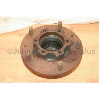 Land Rover wheel hub assembly used 561889
