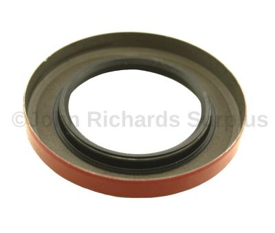 Mainshaft Oil Seal LT95 V8 TZB100220