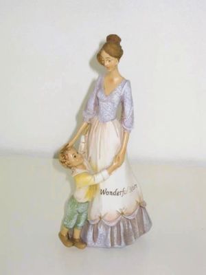The Juliana Collection Wonderful Mum Figurine With Boy 59447
