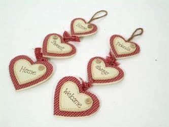 Shabby Chic Wooden Gingham Hanging Heart Sign in 2 Styles 6017