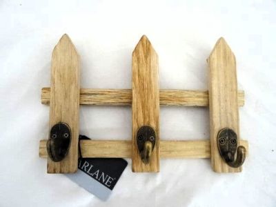 Hanging Wooden Picket Fence with 3 Coat Hooks 720228