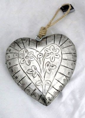 Tin Covered Mango Wood Hanging Heart Etched Flower Detail 720905