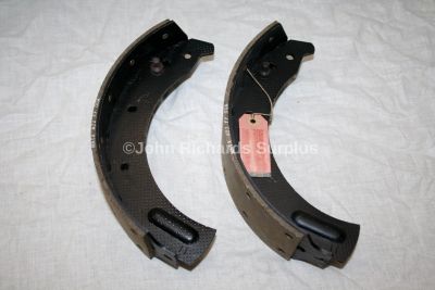 Land Rover L/H front 6cyl & V8 brake shoe pair AAU3911 Girling