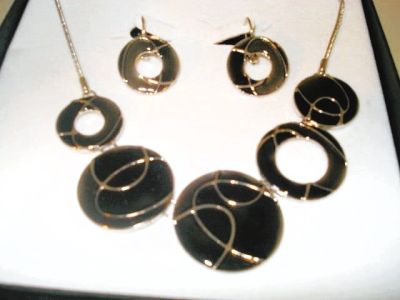 Necklace & Earrings Boxed Jewellery Gift Set. 599 