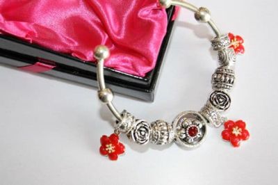 Ladies Glass Bead and Crystal Stone Red Bangle CB559