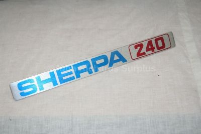 Leyland Sherpa 240 rear door badge DNA5702 34A49B