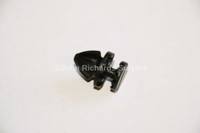 Land Rover Discovery 3 & 4 Front Wheel Arch Moulding Clip DYC500010 Genuine