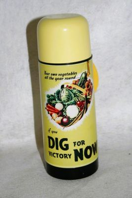 Robert Opie Dig For Victory Small Thermos Flask Novelty Gift 42FL05