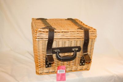 Clarendon Luxury wicker Picnic Hamper Ex-Display With Marks GG033