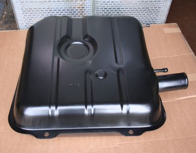 Land Rover Early Defender 110 Fuel Tank With Damage NRC7570 Clearance (Collection Only)