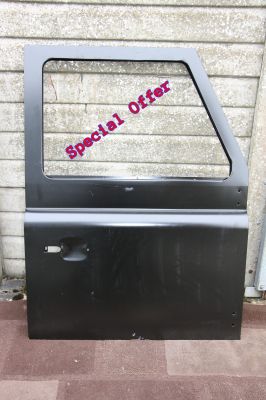 Land Rover Defender R/H Door LR029310 New With Minor Damage (Collection Only) (C)