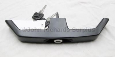 Upper Tailgate Handle and Lock Assy MWC8656