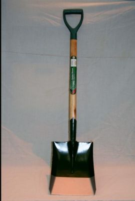 Wooden Shaft Garden shovel with Plastic D handle