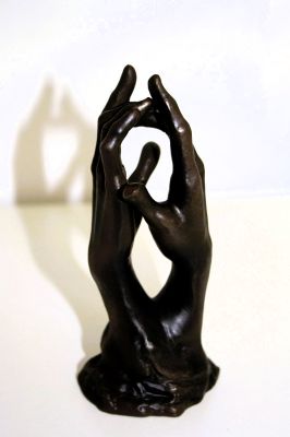 Parastone Rodin inspired Hands Entwined Sculpture RO15