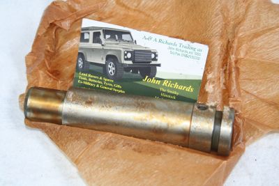 Land Rover LT95 Gearbox Reverse Gear Idler Shaft 594245