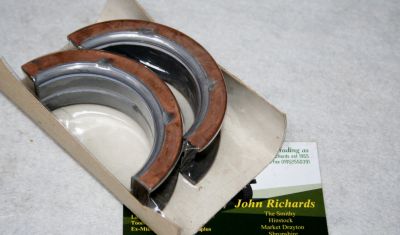 Land Rover V8 mains shell pair 90606870