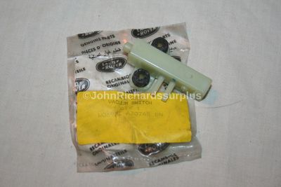Land Rover Defender Vacuum Control Switch MUC4375