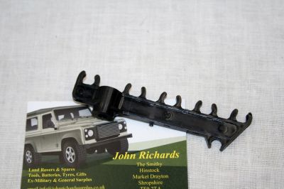 Land Rover V8 Spark Plug Lead Retainer ERC5512