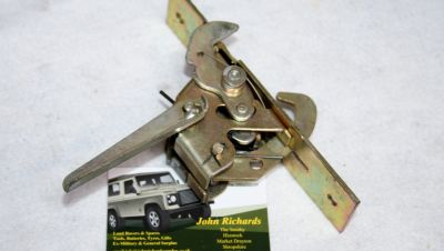 Land Rover Hand Operated V8 bonnet catch MRC6977