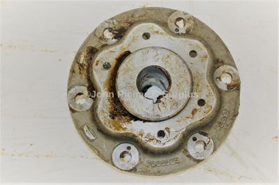 Bedford Vauxhall 8 Stud Hub 7089925 2530-99-832-9051
