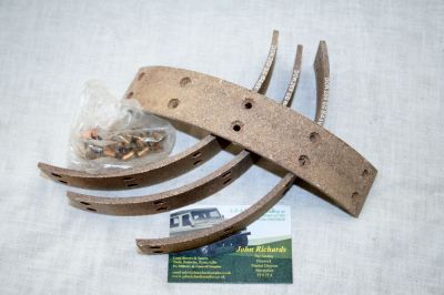 Land Rover Girling 10" Brake Lining Kit AAU9942