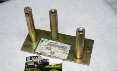 Land Rover Defender spare wheel clamp plate MTC3598