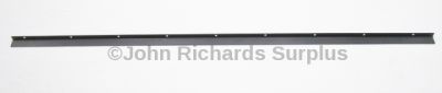 Safari Rear Door Glass Retainer Bottom 333032