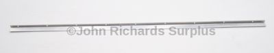 Safari Rear Door Glass Retainer Bottom 333032
