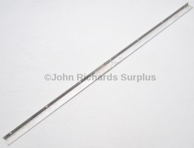 Safari Rear Door Glass Retainer Top 333034