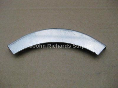 Land Rover Safari Rear Door Top Corner Glass Retainer 333035