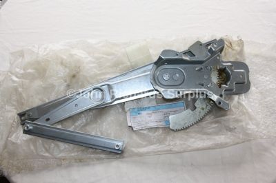 Discovery 1 & 2 Window Regulator Front R/H LR006373 Genuine