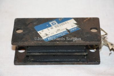 Bedford Vauxhall Engine Mounting 8839601 5430-99-829-7378