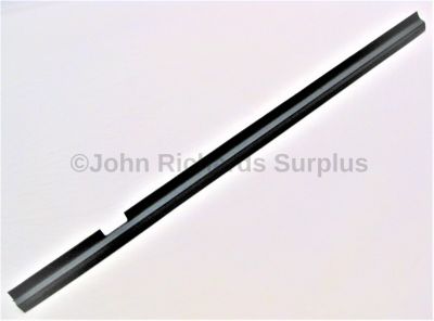Door Outer Waist Seal R/H ALR5982