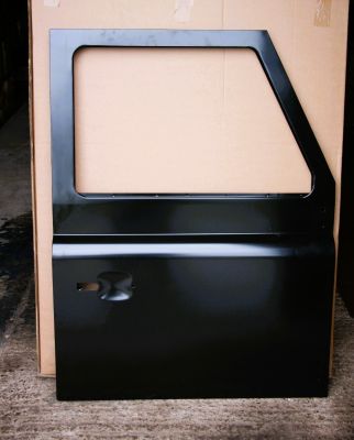 Land Rover Defender R/H Door LR029310 New With Minor Damage to Corner (Collection Only) (A)