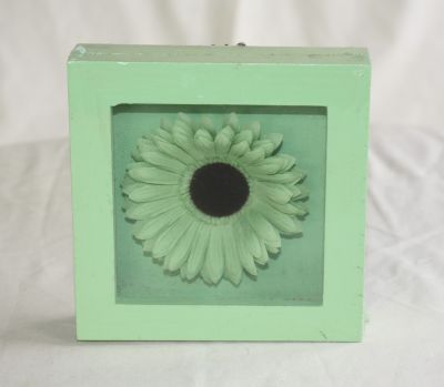 Wooden Framed Gerbera-Daisy Wall Art Green with Green Flower 286157 Green
