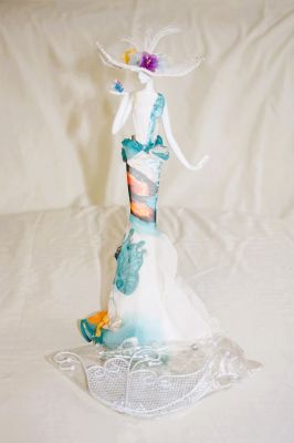 Butterfly Lady in Summer Dress Jewellery Holder 473E00 A